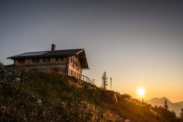 untersbergbahn-huetten-zeppezauerhaus